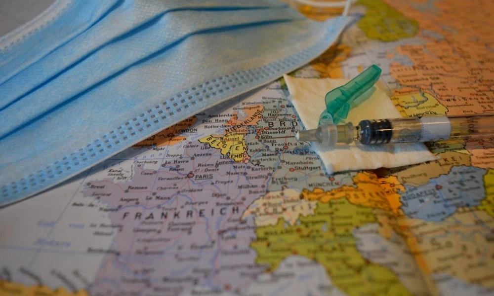 Εμβόλιο Astra Zeneca: Παγώνει τους εμβολιασμούς η Δανία